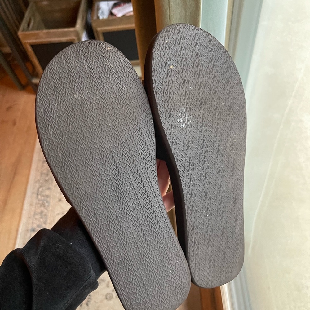 MK shoes - Picture 2 of 4